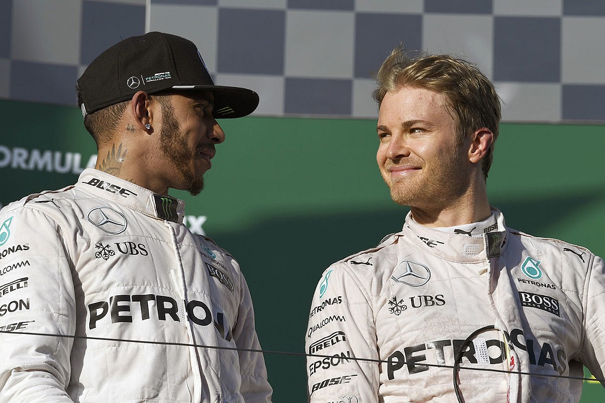 Nico Rosberg 與 Lewis Hamilton 2016 澳洲站頒獎台同框